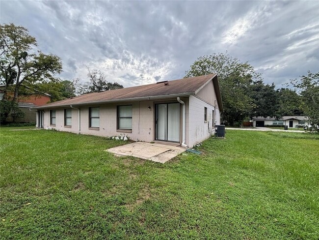 Building Photo - 151 Stefanik Rd