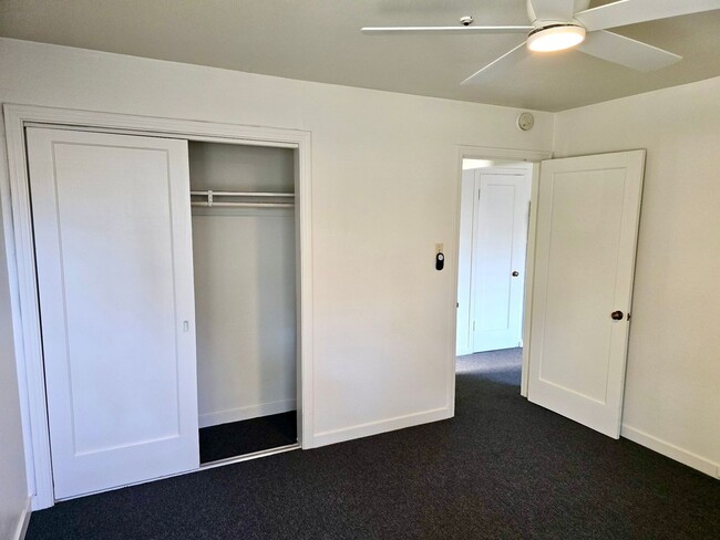 Building Photo - Upstairs apartment in downtown Santa Rosa!