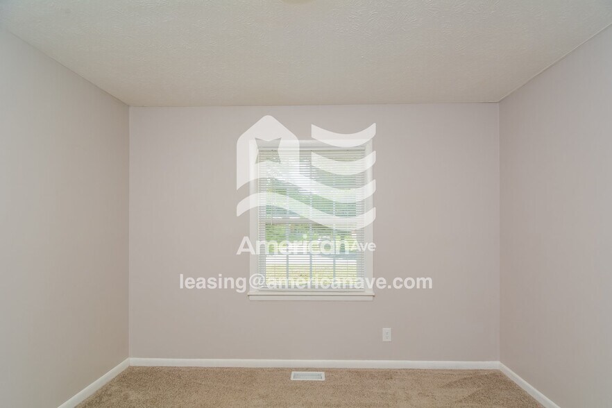Building Photo - 2607 Sedgefield Dr