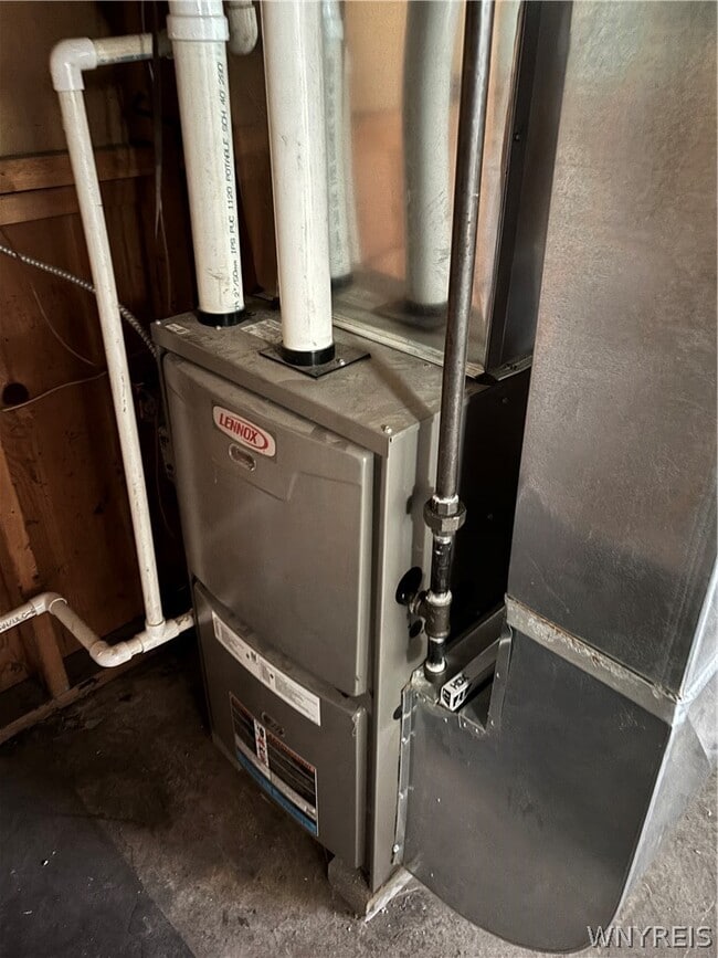 Building Photo - 42 Kerr Ave