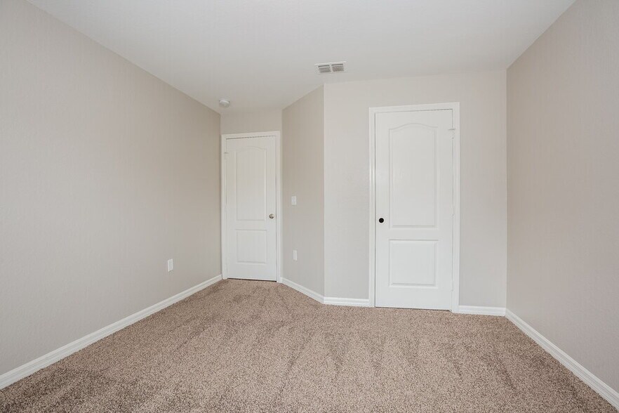 Building Photo - 6768 Highlands Creek Loop