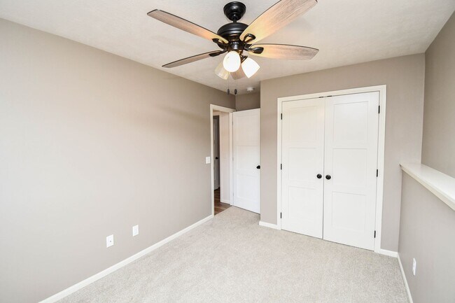 Building Photo - 5 Bedroom 3 Bathroom Single Family Home North Sioux Falls!