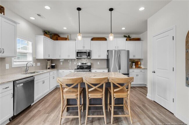 Building Photo - 173 London Dr