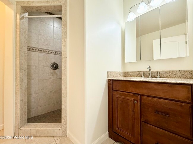 Building Photo - 5260 N Verde Ln