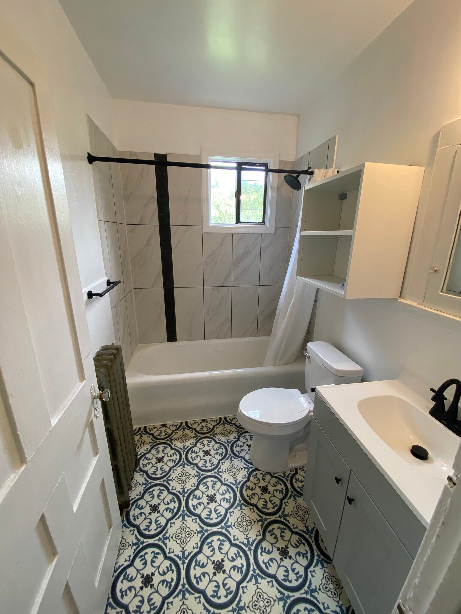 Building Photo - 122 Wayne St