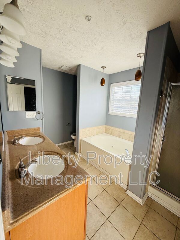 Building Photo - 274 Waterdown Dr