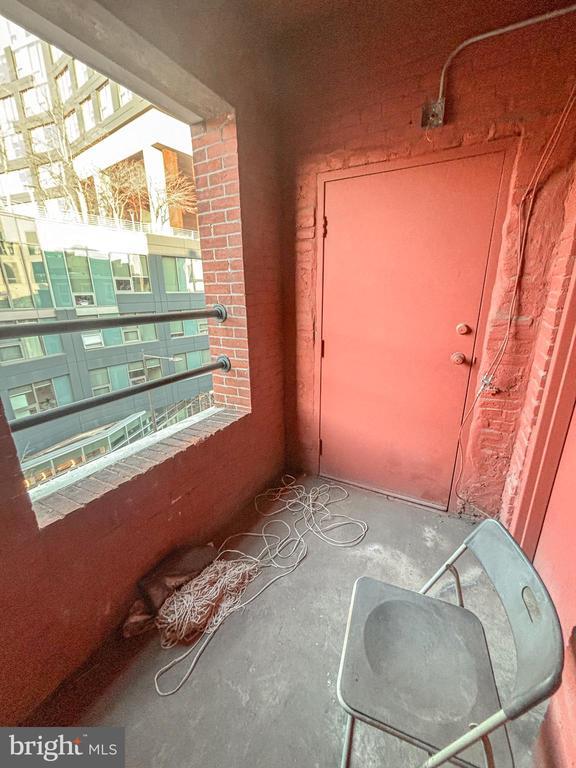 Building Photo - 212 Race St