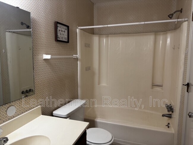 Building Photo - 738 Coventry Ln