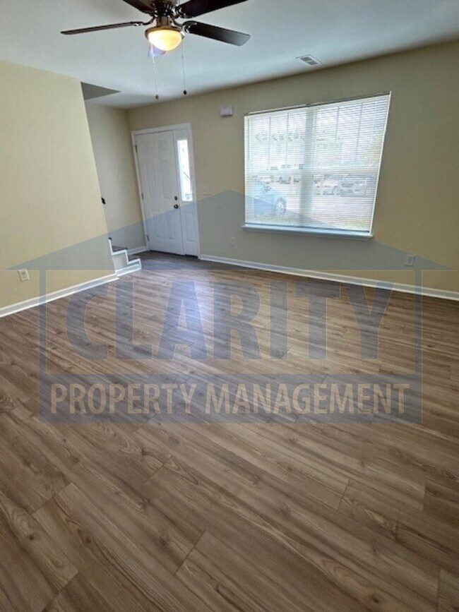 Building Photo - 163 Lone Tree Dr NE