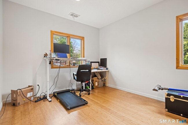 Building Photo - 39 Brightwood Ln