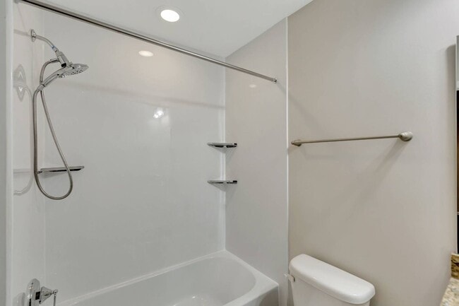 Building Photo - Lakeview Commons