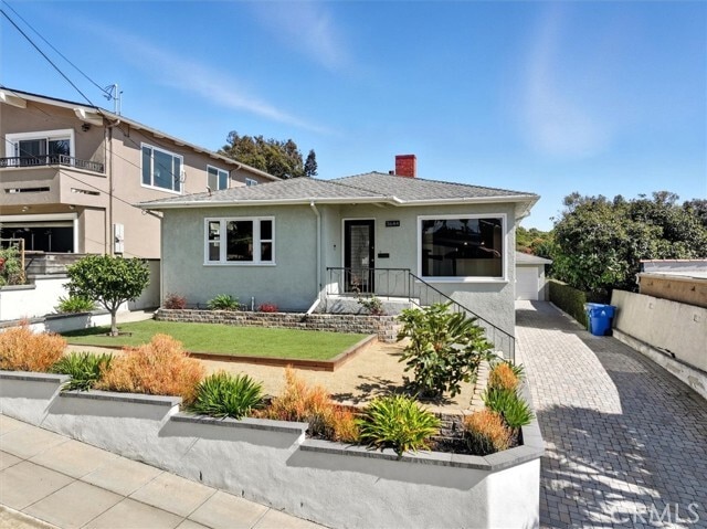 Building Photo - 3644 S Cabrillo Ave