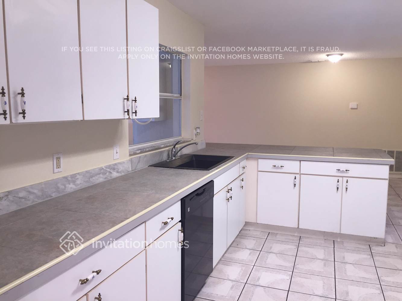 Building Photo - 2401 Bel Air Cir