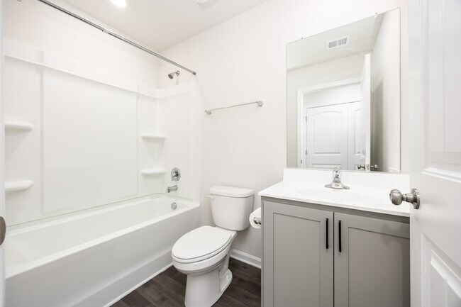 Building Photo - 317 Stream Valley Ct