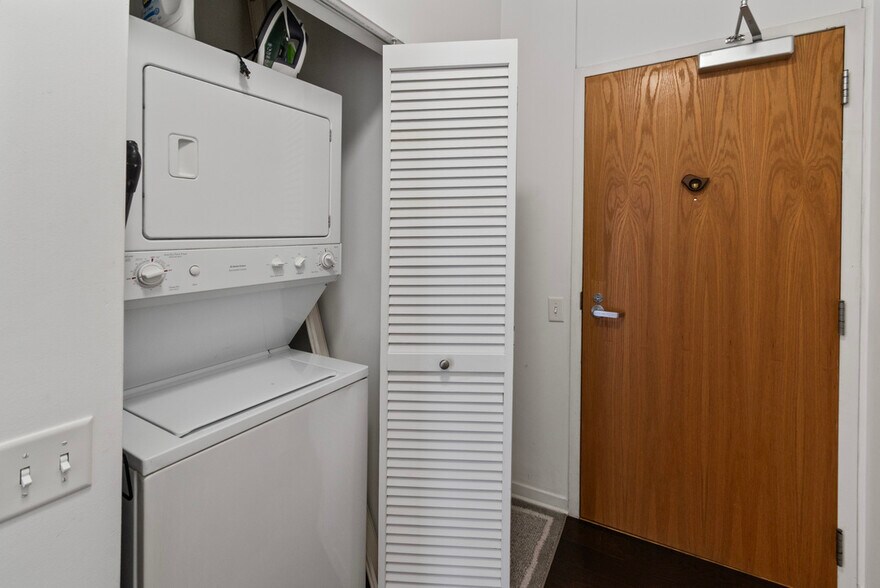 Building Photo - 757 N Orleans St