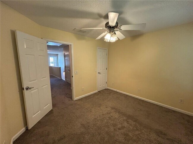 Building Photo - 3233 Glenloch Pl