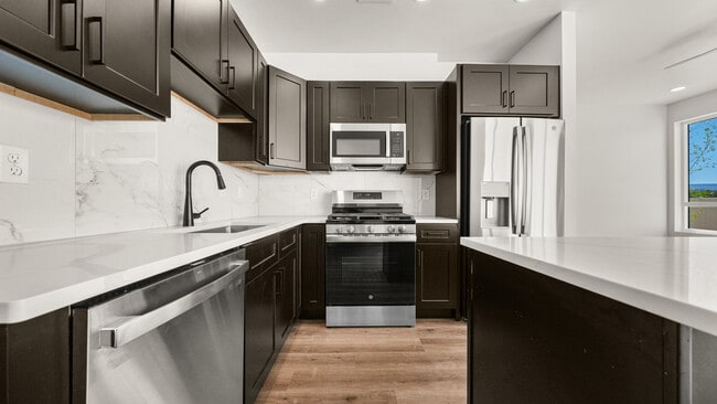 Building Photo - 367 Toms Cyn Dr