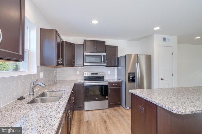 Building Photo - 192 Ludgate Mnr