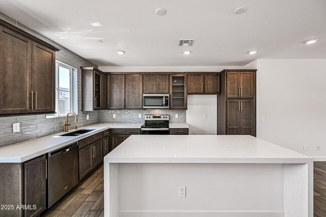 Building Photo - 11300 N Casa Dega Dr
