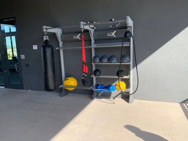 Building Photo - 4BD/3.5B Home in Dublin's Boulevard Community, a Stone's Throw Away From Persimmon and Hacienda!