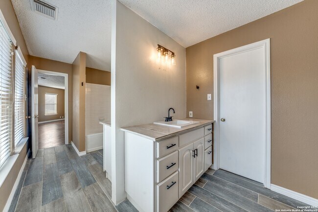 Building Photo - 9631 Hillside Trail
