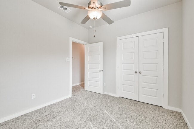 Building Photo - 25121 Pacific Wren Dr