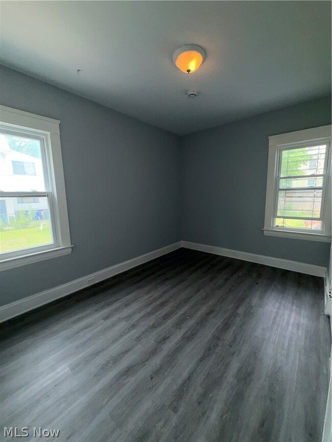 Building Photo - 11721 Hamlen Ave