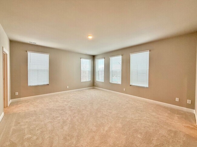 Building Photo - **OFFERING FIRST MONTH'S RENT FREE, $200 MOVE IN PROMOTION & REFUNDABLE APPLICATION FEES** New Co...