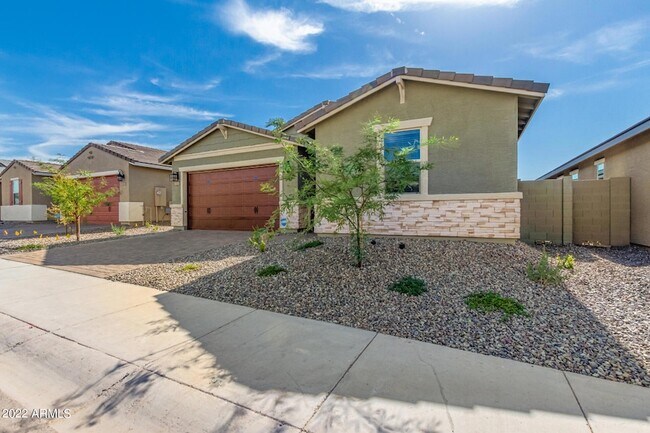 Building Photo - 8526 S 69th Ln