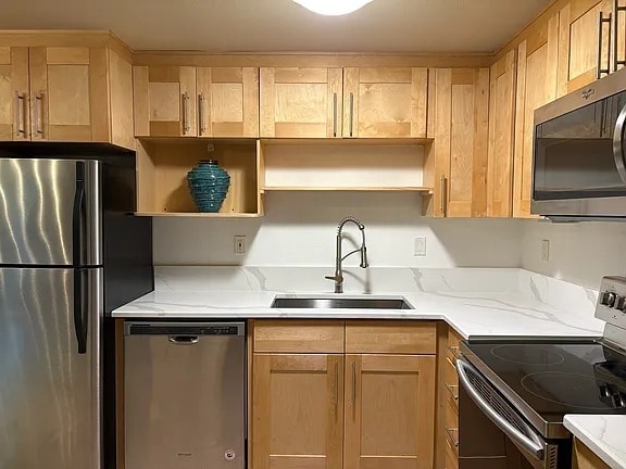 Kitchen - 7929 SW 40th Ave