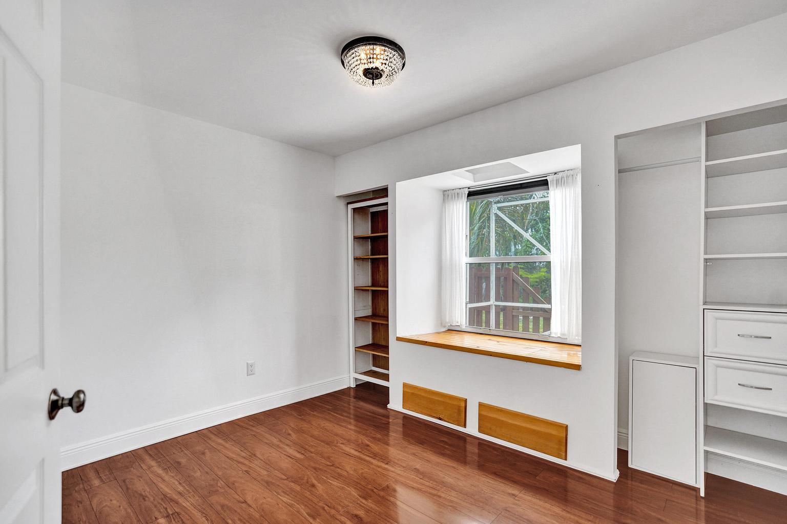 Building Photo - 6817 Barnwell Dr