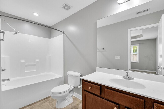 Building Photo - 3 Bedroom Ranch in Oyster Landing