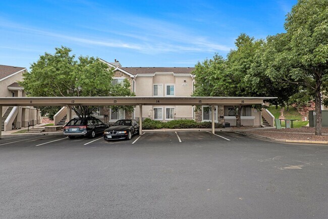 Building Photo - 2 bed, close to Ft Carson. Top Floor unit, Available now