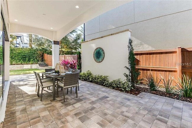 Building Photo - 8202 Via Vittoria Way