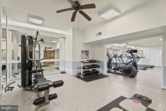 Building Photo - 5340 Holmes Run Pkwy