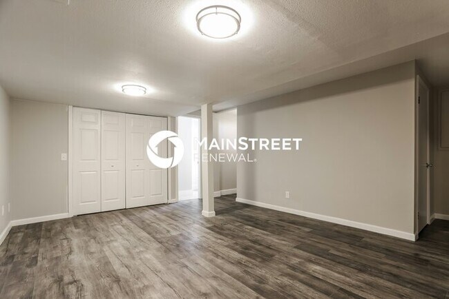 Building Photo - 3 Bedroom Pet-Friendly Home in Aurora, CO with Main Street Renewal