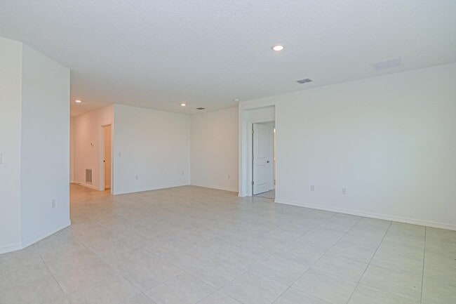 Building Photo - 4744 Babys Breath Pl