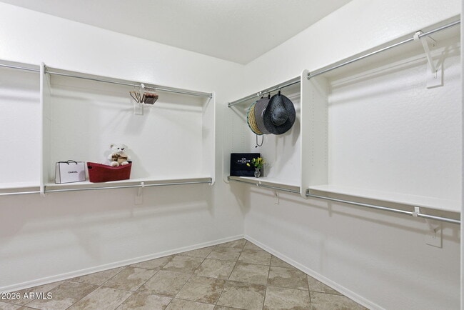 Building Photo - 6206 W Buckhorn Trail