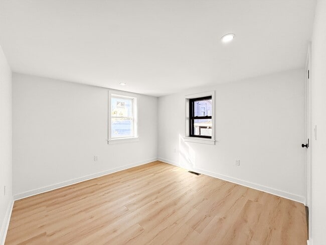 Building Photo - 204 Endicott Ave