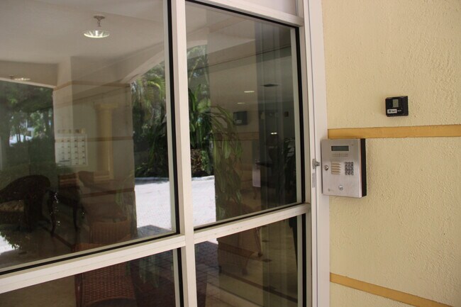 Building Photo - 1834 Brickell Ave