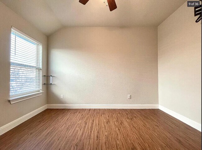 Building Photo - 205 Jude Cir