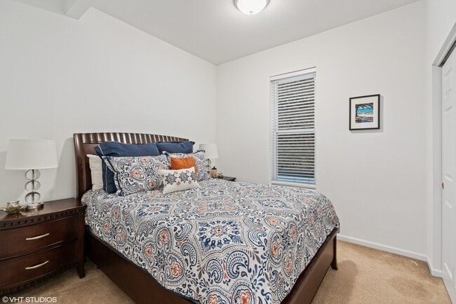 Building Photo - 2524 N Washtenaw Ave