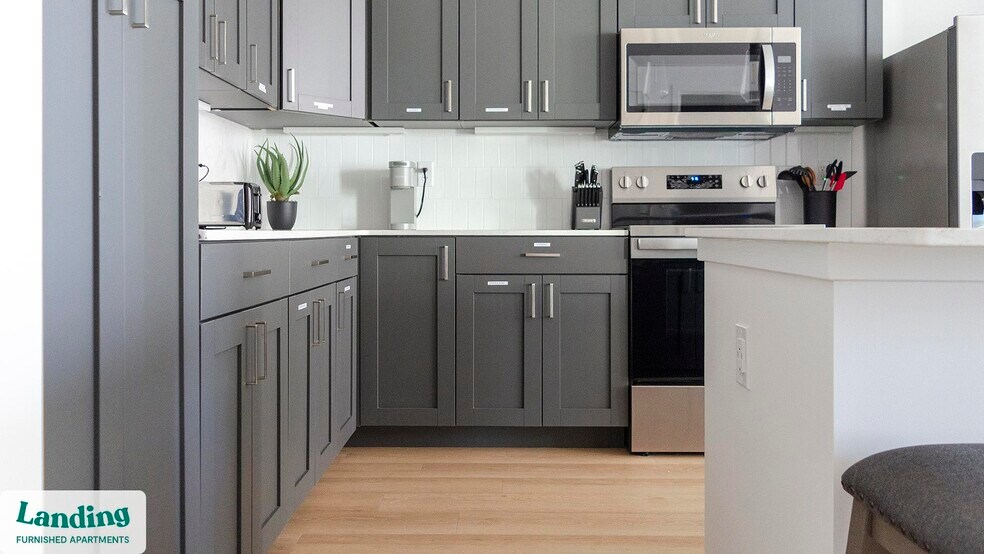 Building Photo - 650 N Main St