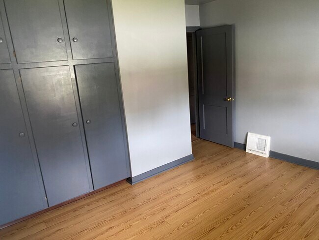 Building Photo - 308 Owens Ave