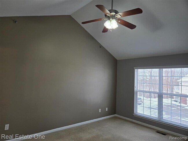 Building Photo - 1716 Deepwood Cir