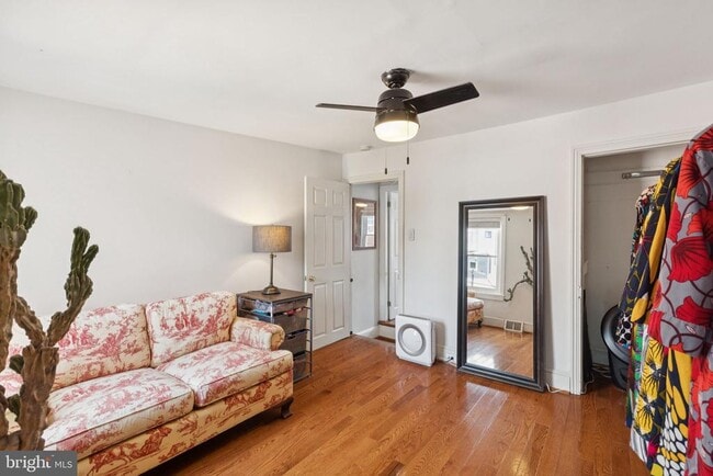 Building Photo - 1466 E Wilt St