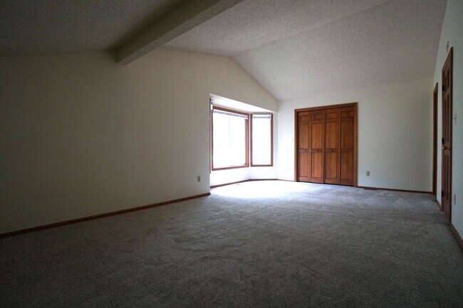 Building Photo - 1155 Popes Valley Dr