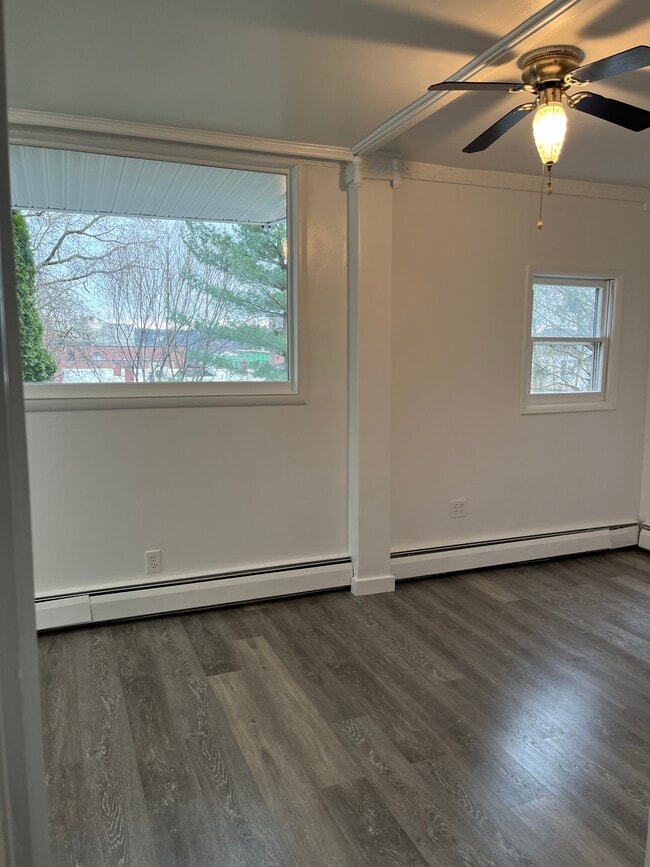 Building Photo - 53 ten broeck st