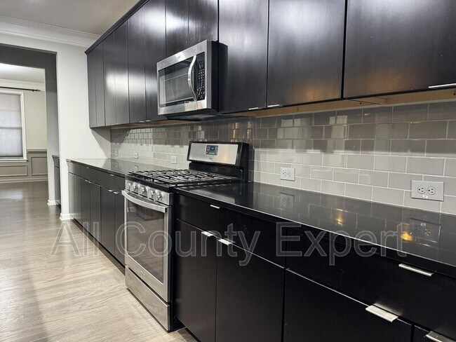 Building Photo - 920 Grove Valley Dr