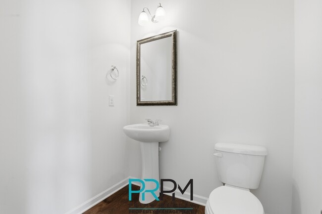 Building Photo - 413 Graypointe Dr